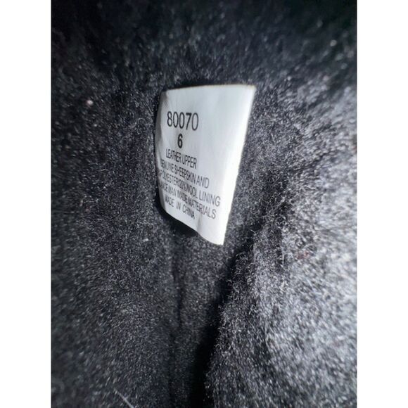 NWT Minnetonka Suede Shearling Black boots with Fringe, Size 6. - Picture 8 of 9